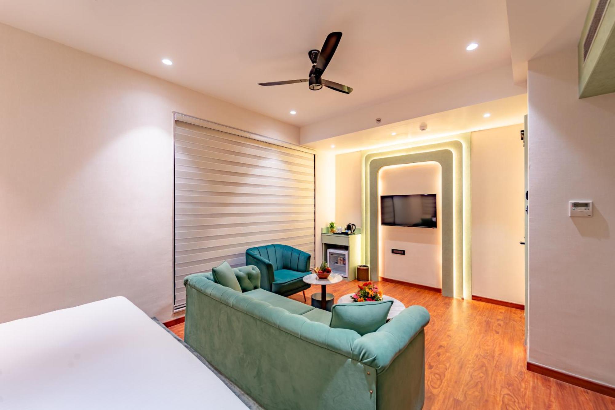 Playsales Scarlet Vijay Nagar 印多尔 外观 照片